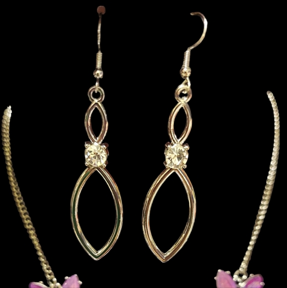 Jewelry - Picture 3 of 3